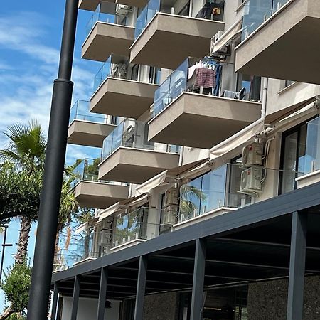 D&D Hotel Shëngjin Kültér fotó