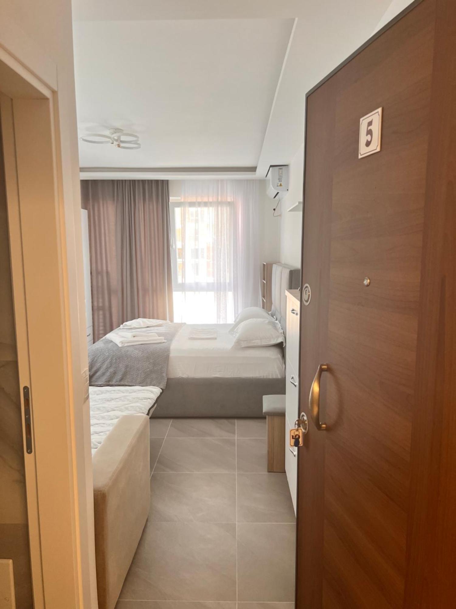 D&D Hotel Shëngjin Kültér fotó